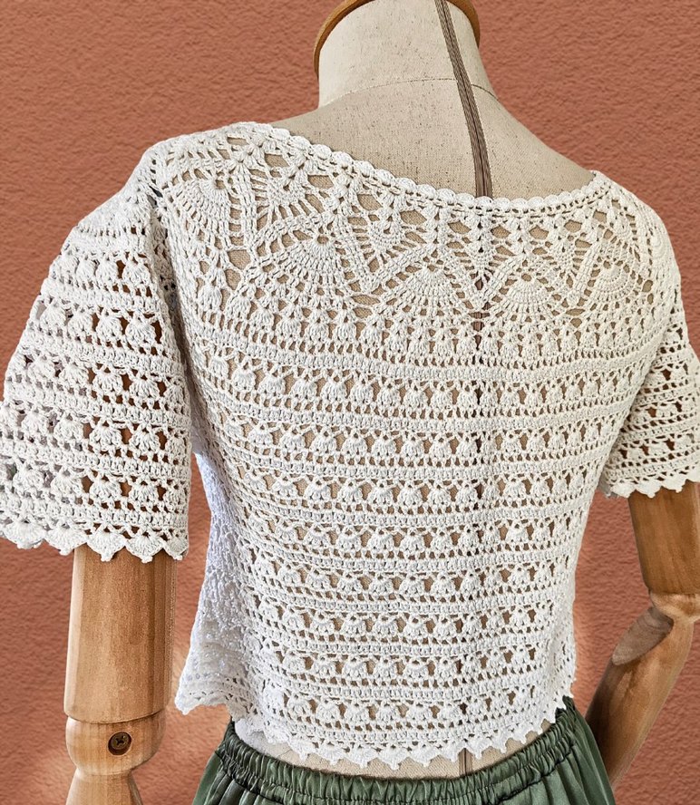 Beyaz Dantel El Örgüsü Kısa Bluz - Görsel 2