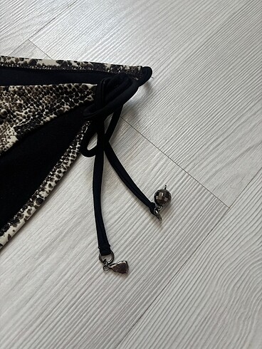 m Beden Yılan desenli bikini altı