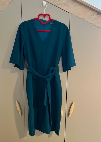 Kemerli V yaka elbise - Görsel 3