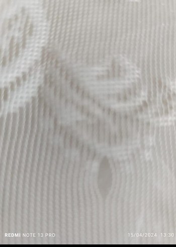 İşlemeli Beyaz Parlak Yatak Örtüsü - Görsel 4