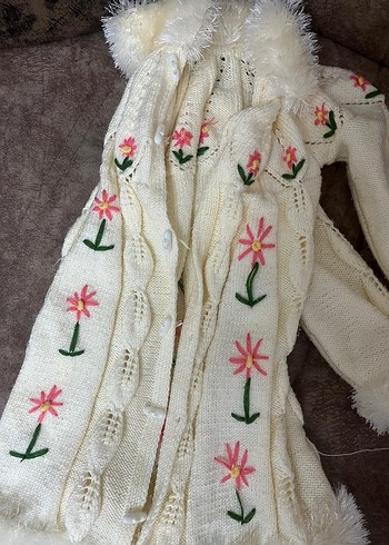 Nakışlı Beyaz Bohem Kız Hırkası - Görsel 4