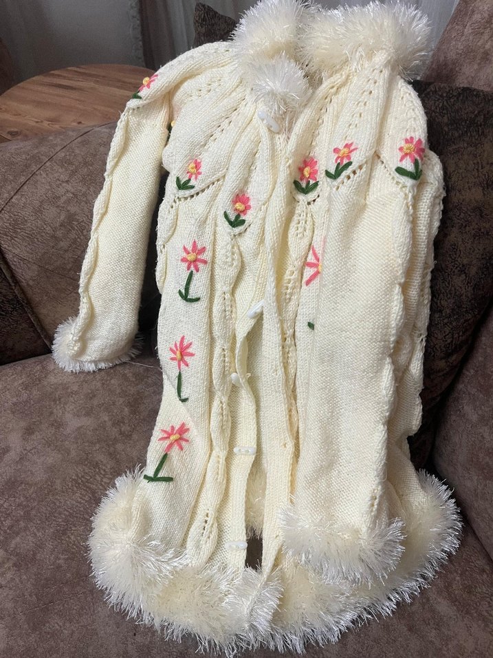 Nakışlı Beyaz Bohem Kız Hırkası - Görsel 3