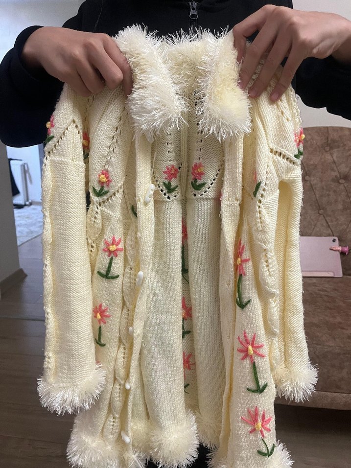 Nakışlı Beyaz Bohem Kız Hırkası - Görsel 2