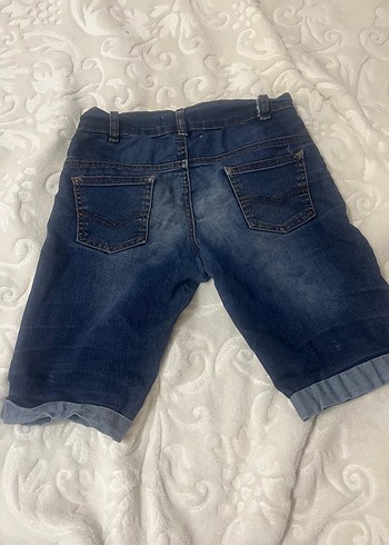 Kızlar için Beyaz Bağlama Desenli Denim Şort - Görsel 4