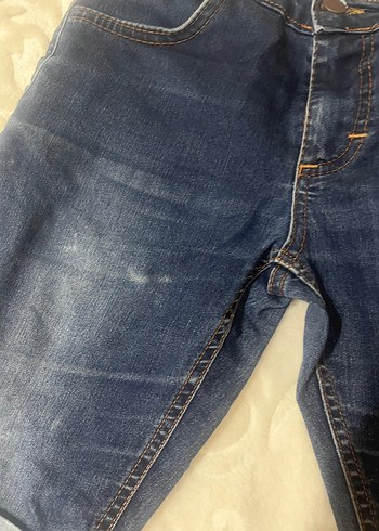 Kızlar için Beyaz Bağlama Desenli Denim Şort - Görsel 3