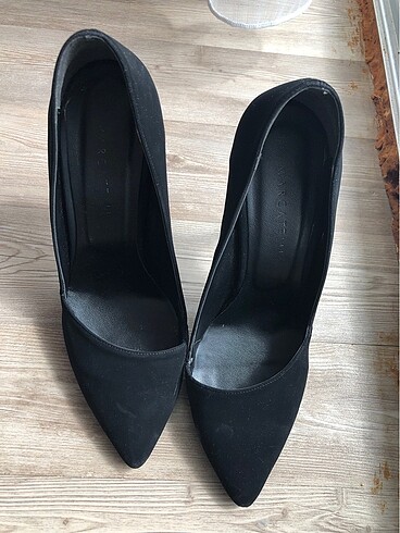 Marcatelli süet siyah ayakkabı