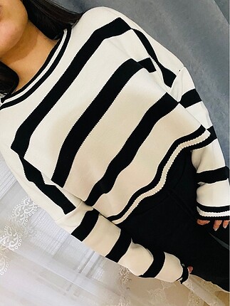 Oversize crop kazak