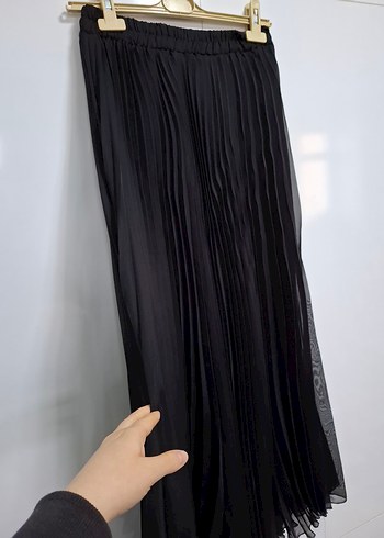 Siyah Pilili Uzun Kadın Etek - Görsel 3