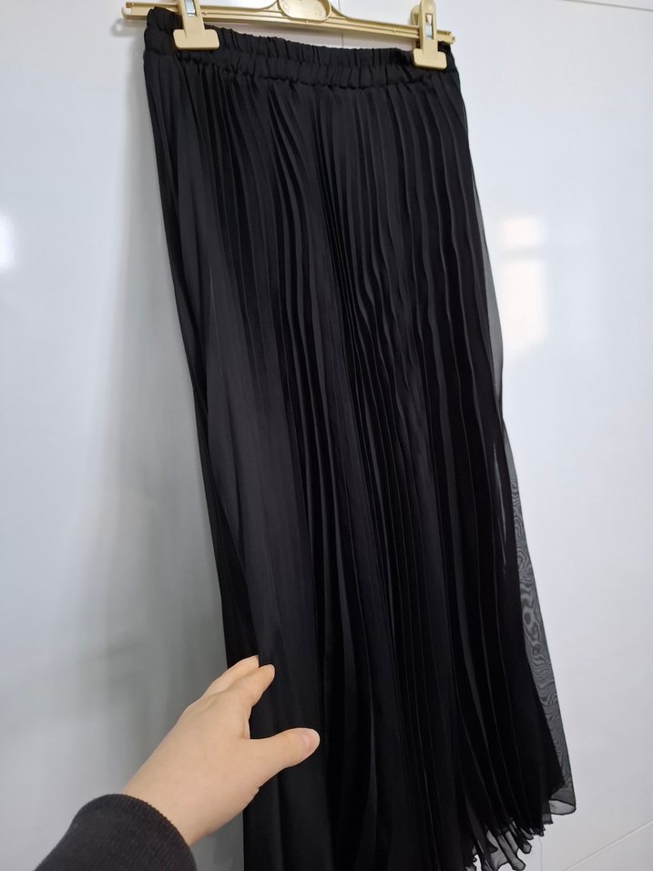 Siyah Pilili Uzun Kadın Etek - Görsel 3