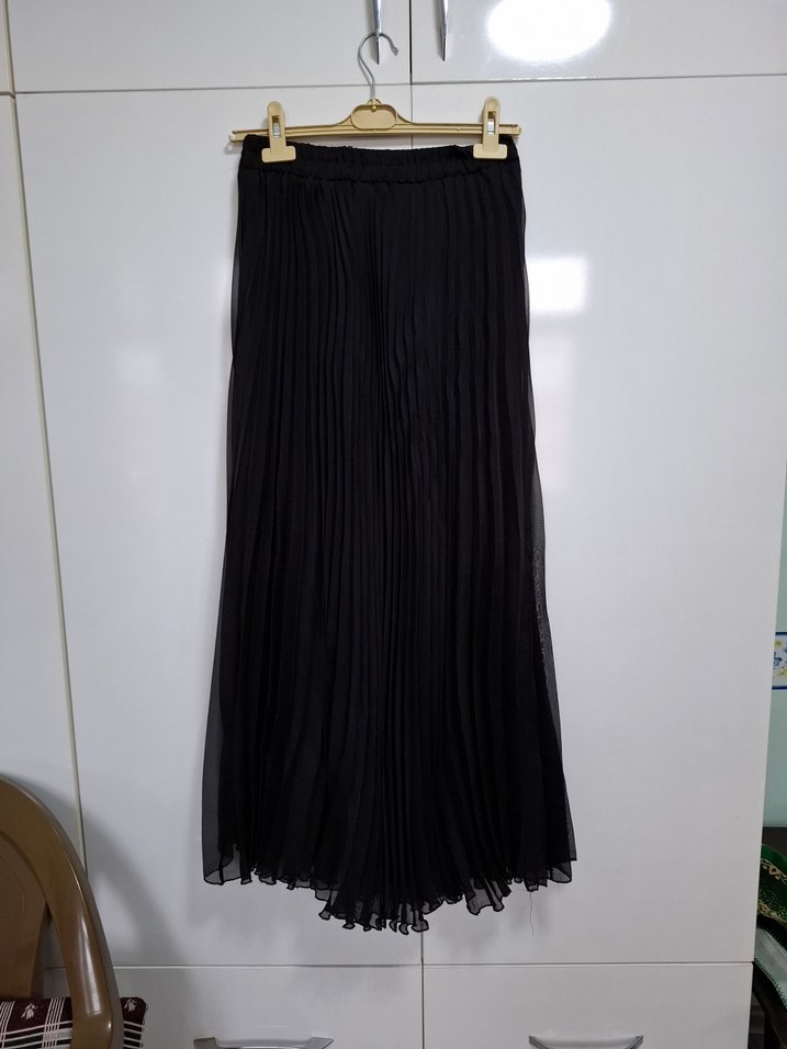 Siyah Pilili Uzun Kadın Etek - Görsel 2