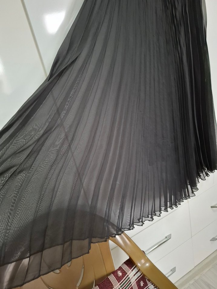 Siyah Pilili Uzun Kadın Etek - Görsel 5