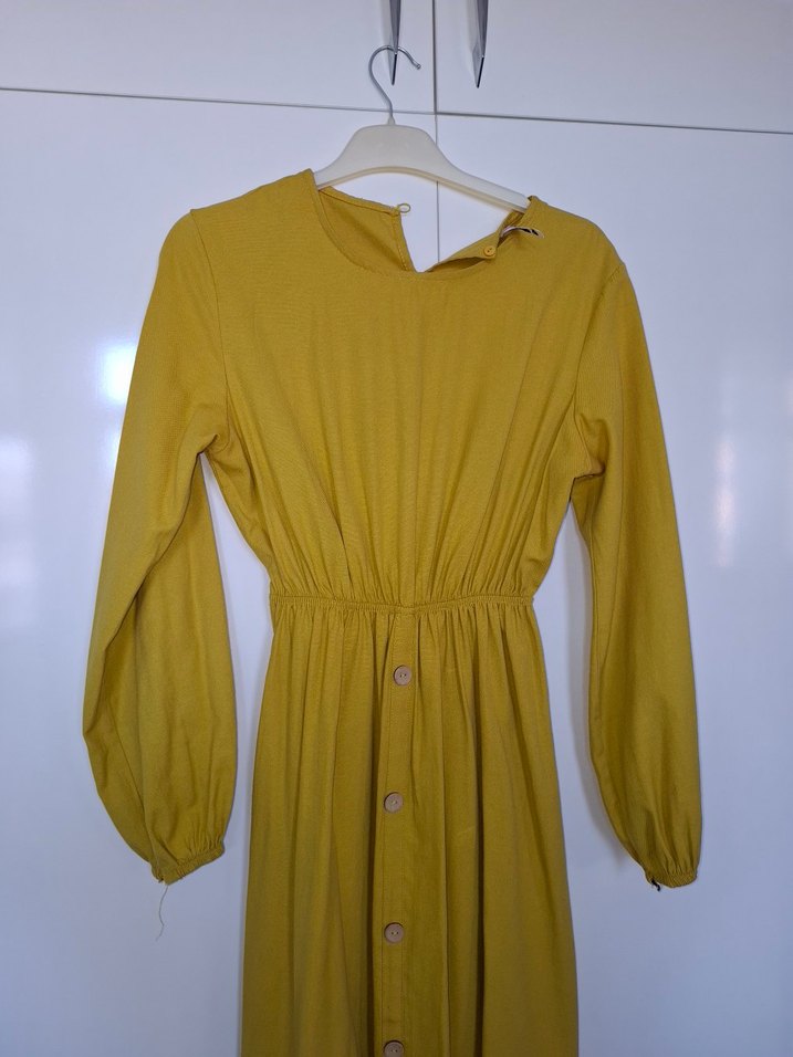 Sarı Düğmeli Uzun Keten Elbise - Görsel 2