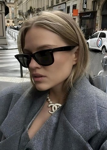 Parlak Siyah Transparan Kadın Güneş Gözlüğü - Görsel 2