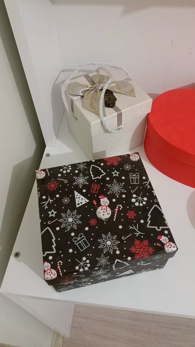 Kırmızı Kalp Şekilli Hediye Kutuları - Görsel 2