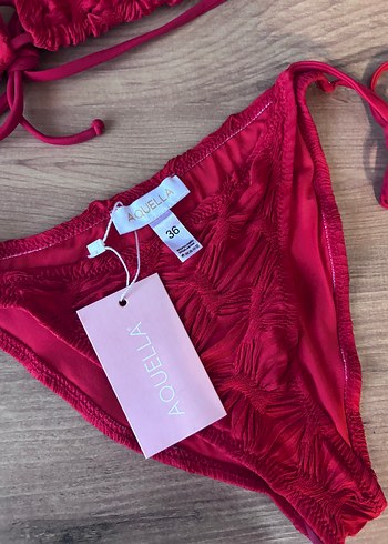 36 Beden Kırmızı Fırfırlı Strappy Bikini Takımı