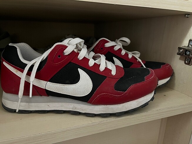 Nike orjinal spor ayakkabı ürün temizlenip gönderilecektir.