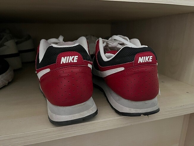 Nike Nike orjinal spor ayakkabı ürün temizlenip gönderilecektir.