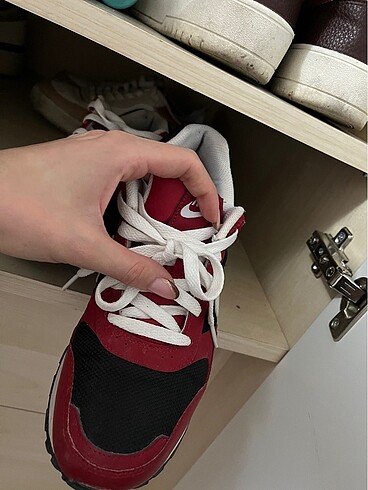 39 Beden Nike orjinal spor ayakkabı ürün temizlenip gönderilecektir.