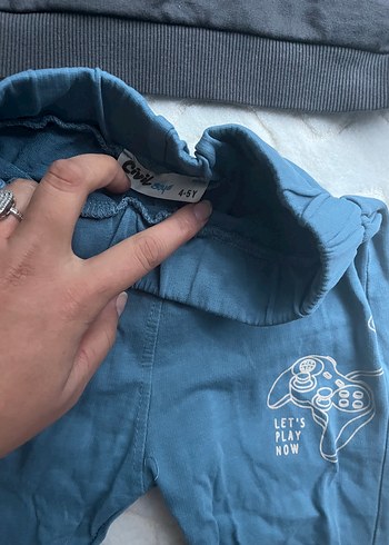 5 Yaş Beden gri Renk Kız Çocuk Gri Payetli Sweatshirt ve Mavi Denim Pantolon