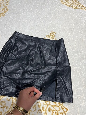 Stradivarius marka deri mini etek