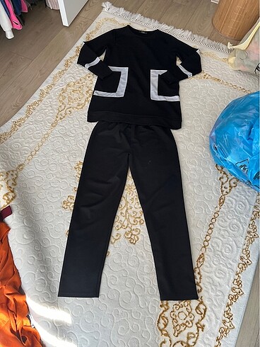 l Beden siyah Renk Siyah alt üst takım