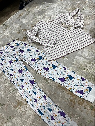 9 Yaş Beden Lc waikiki pijama takımı