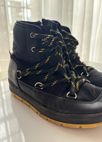 Siyah Kadın Kemerli Dolgu Topuk Bot - Görsel 2