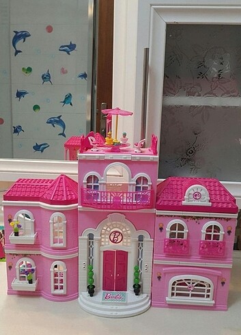 Barbie evi 