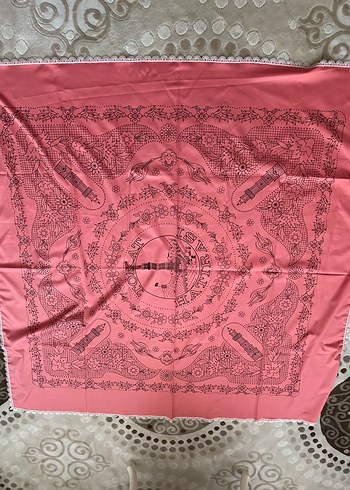 Pembe Nakışlı Masa Örtüsü Dantel Detaylı - Görsel 2