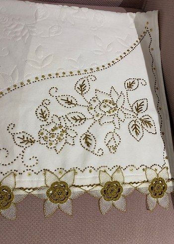 Nakışlı Beyaz Havlu - Görsel 4