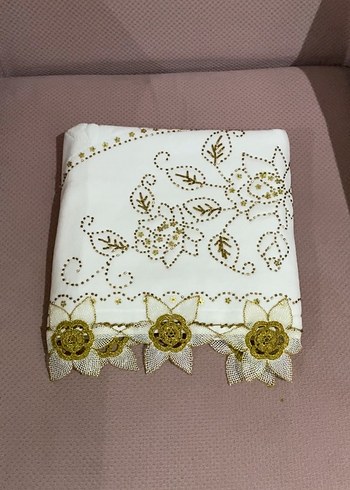 Nakışlı Beyaz Havlu - Görsel 2