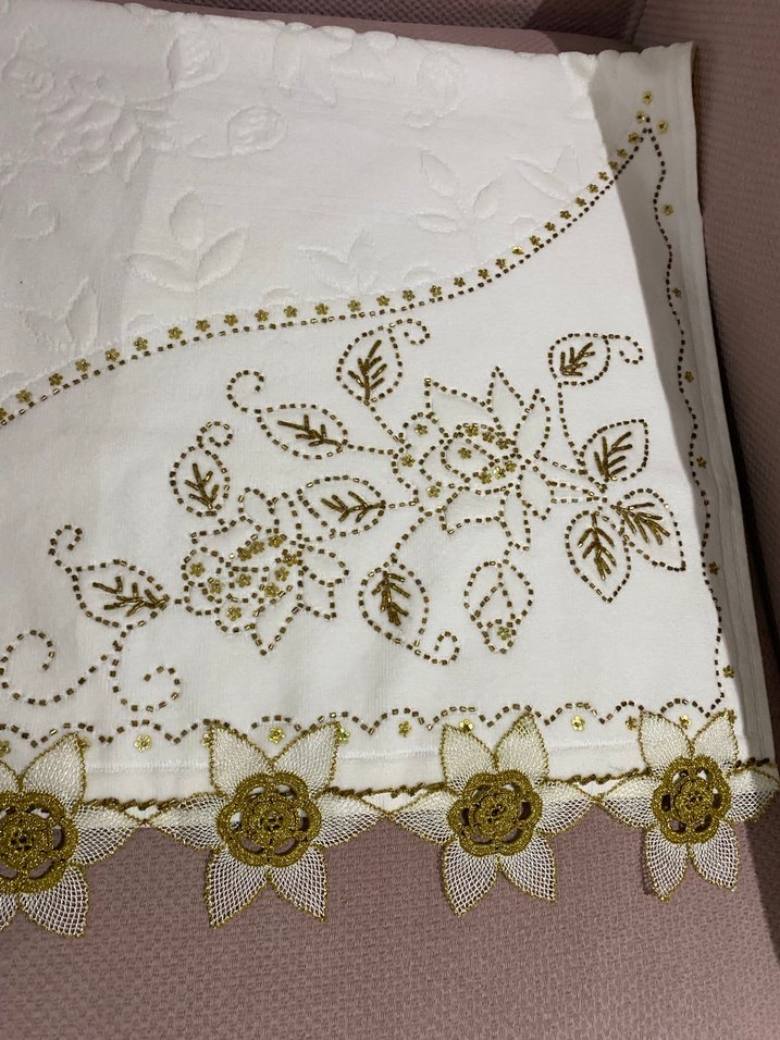 Nakışlı Beyaz Havlu - Görsel 4