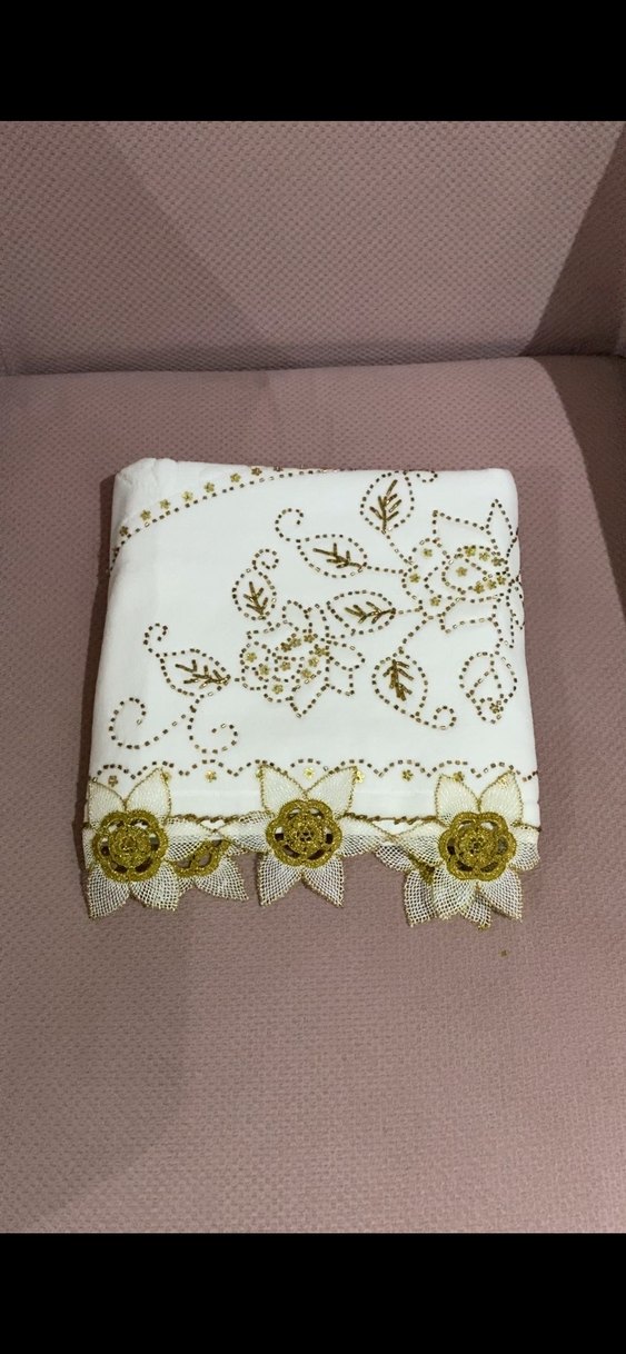 Nakışlı Beyaz Havlu - Görsel 2