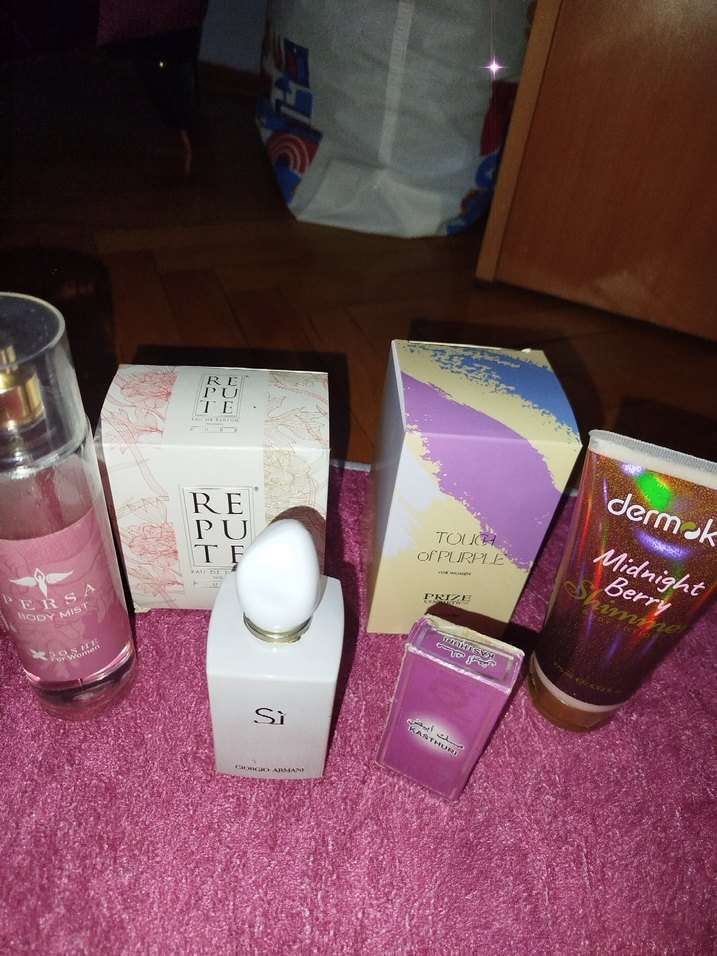 3 adet parfüm bir adet vücut spreyi vücut kremi - Görsel 2