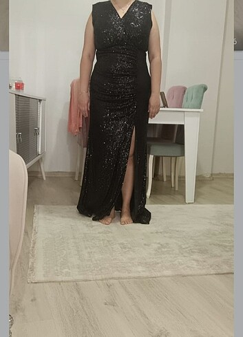 50 Beden Payetli yırtmaçlı abiye