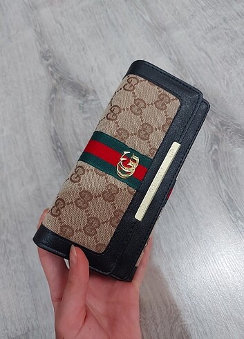 Gucci cüzdan 