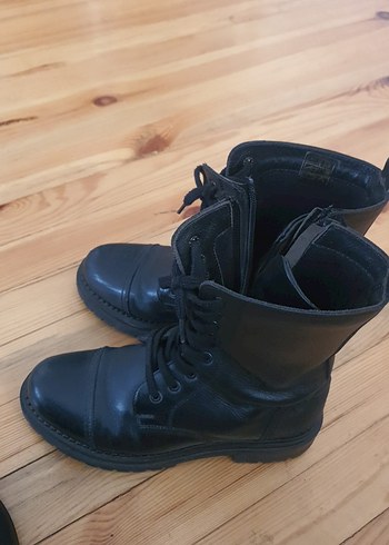Siyah Deri Goth Yüksek Topuklu Kadın Botu