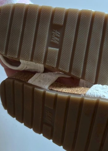 Kız Çocuk Beyaz Nakışlı Bantlı Sandalet - Görsel 2