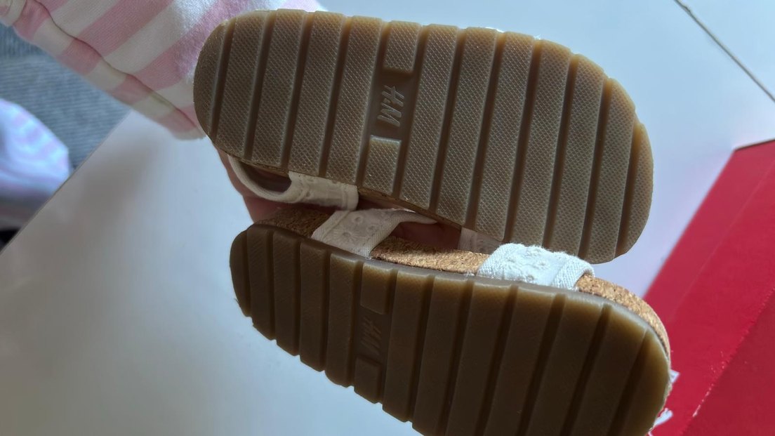 Kız Çocuk Beyaz Nakışlı Bantlı Sandalet - Görsel 2