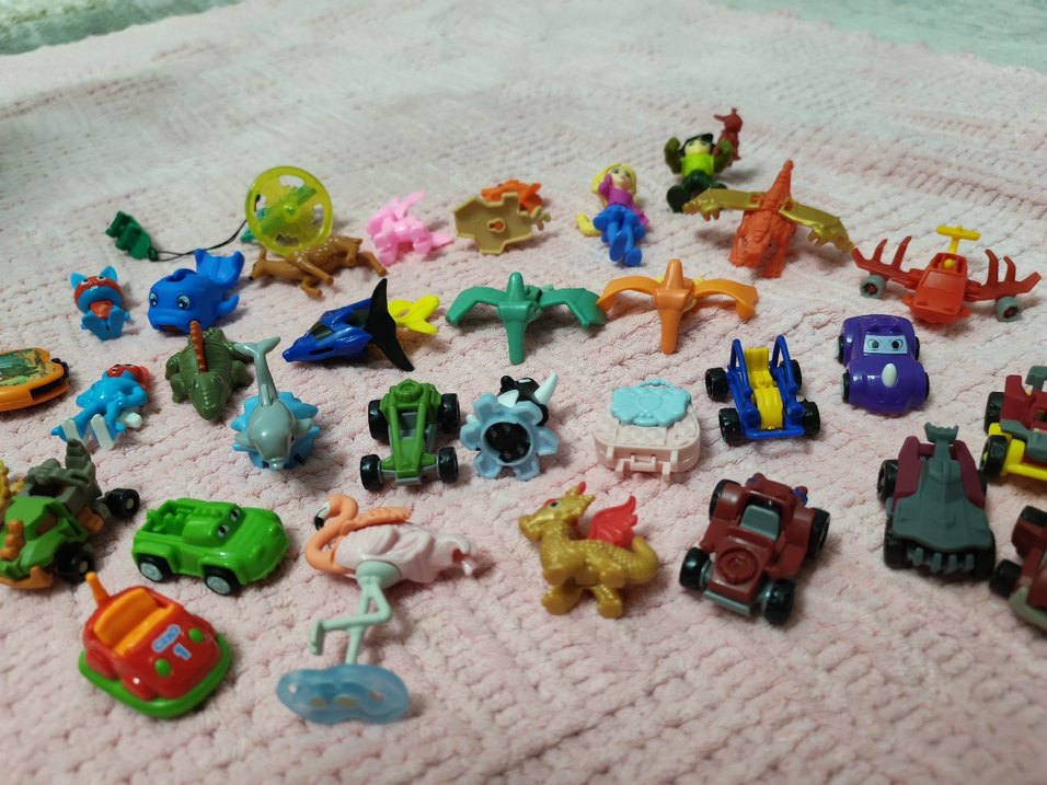 Renkli Mini Aksiyon Figürleri Seti - Görsel 2