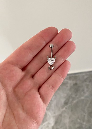 çelik göbek piercing