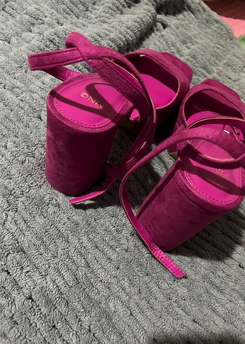37 Beden Mango çapraz platform topuklu ayakmı