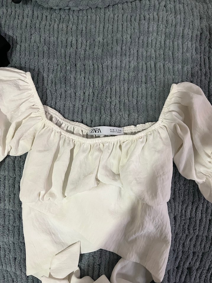 Beyaz Bağcıklı Omuzları Açık Bluz - Görsel 4