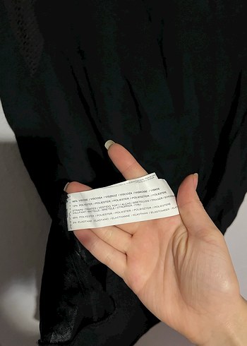 Siyah Kolsuz V Yaka Midi Elbise - Görsel 4