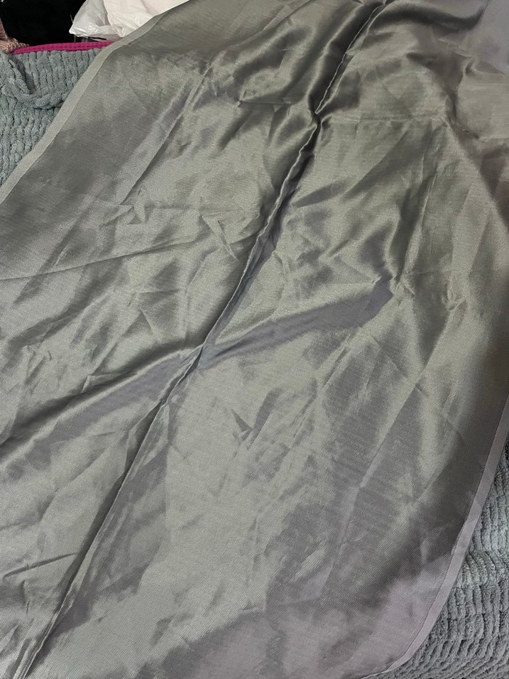 Gri İpek Dokulu Kadın Şal - Görsel 3