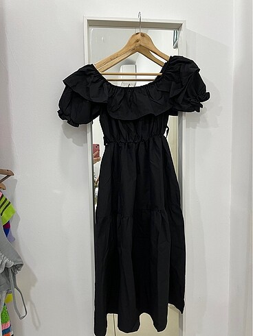 Bershka Berskha elbise balon kol