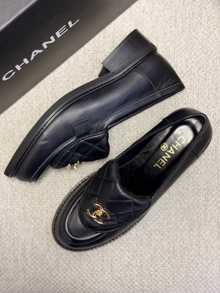 Chanel Siyah Tokalı Klasik Topuklu Ayakkabı - Görsel 4