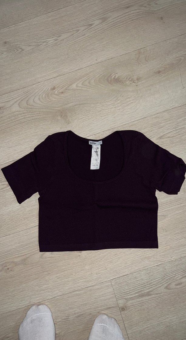 Mor Kısa Kollu Mini Crop Top - Görsel 2