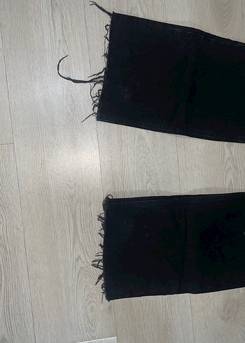 Siyah Yırtık Detaylı Salaş Kadın Jean - Görsel 3