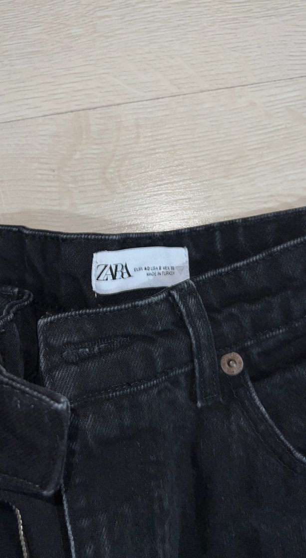 Siyah Yırtık Detaylı Salaş Kadın Jean - Görsel 4